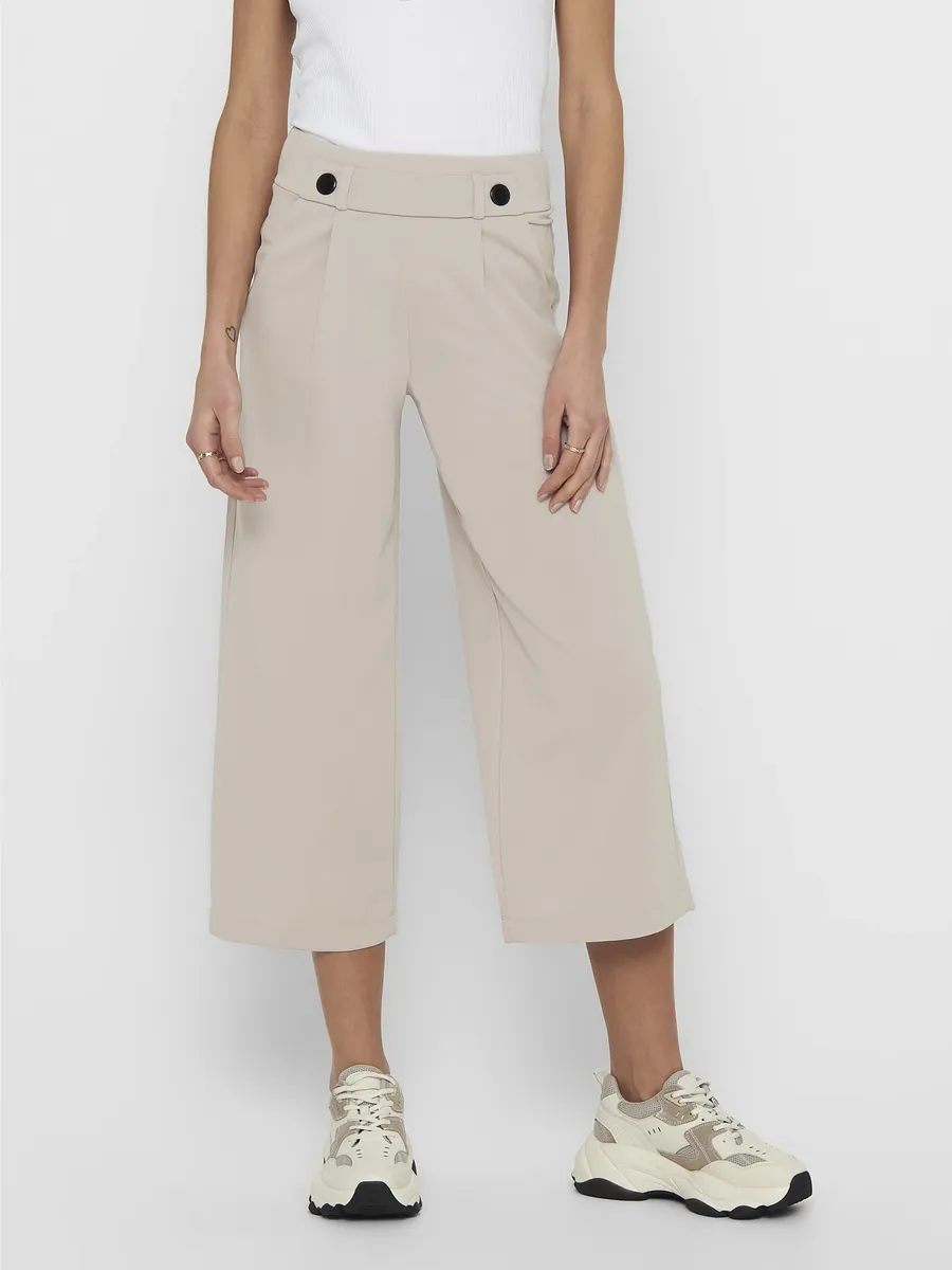 Трикотажные брюки JDY "JDYGEGGO NEW ANCLE PANTS JRS NOOS", цвет Chateau Gray Detail:Black Buttons
Трикотажные брюки JDY "JDYGEGGO NEW ANCLE PANTS JRS NOOS", цвет Chateau Gray Detail:Black Buttons