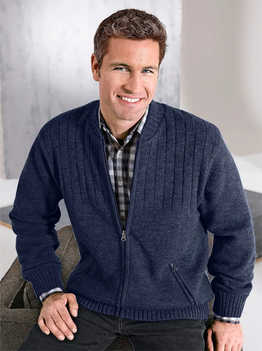 Классический кардиган Classic, цвет морской волны
Классический кардиган Classic, цвет морской волны