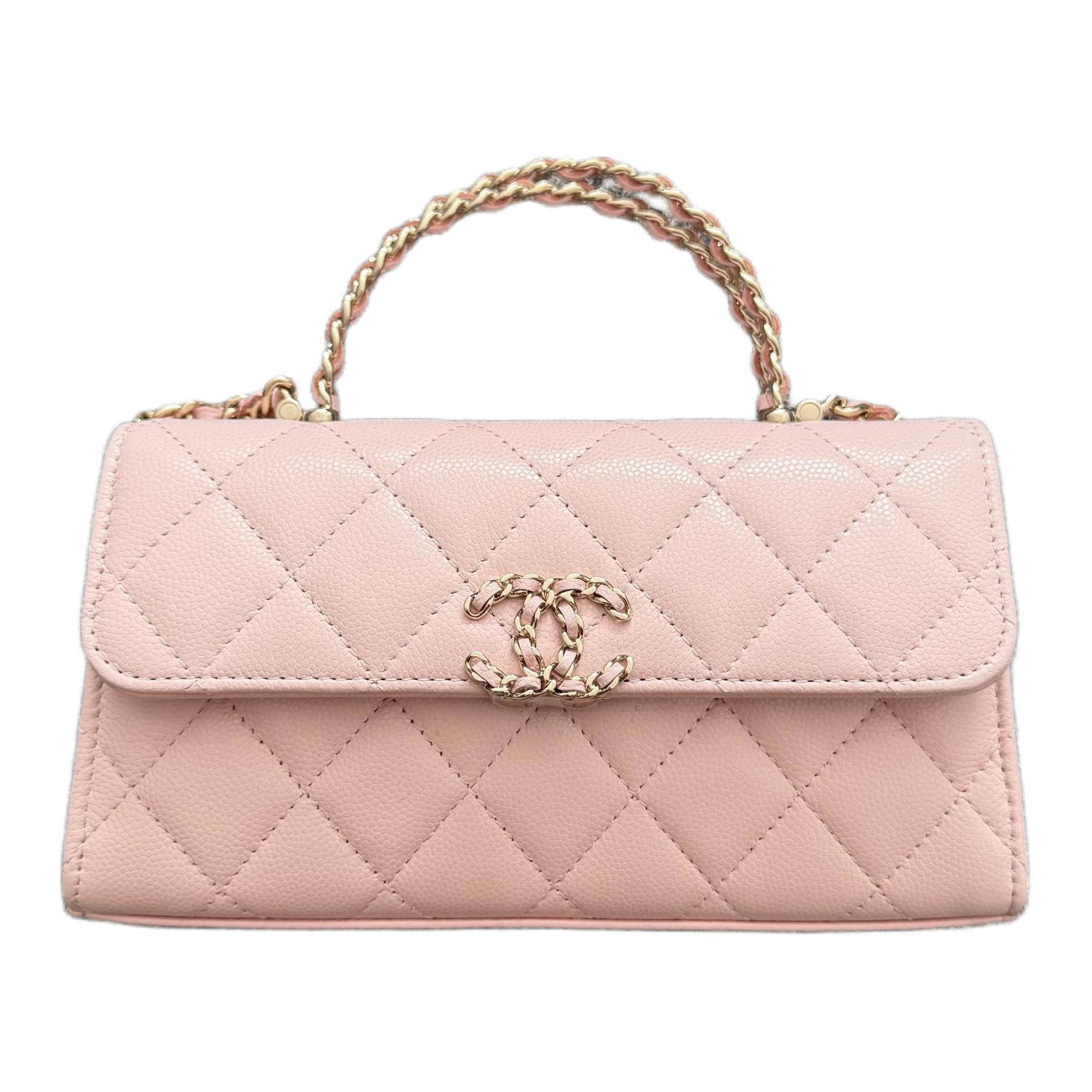 CHANEL Текстурированная блестящая кожаная сумка через плечо
CHANEL Текстурированная блестящая кожаная сумка через плечо