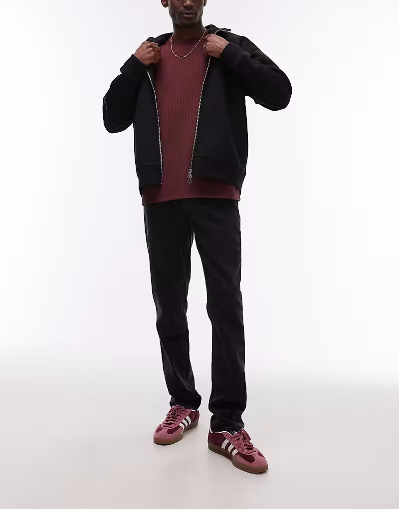 Узкие джинсы Scanton черного цвета Tommy Jeans
Узкие джинсы Scanton черного цвета Tommy Jeans