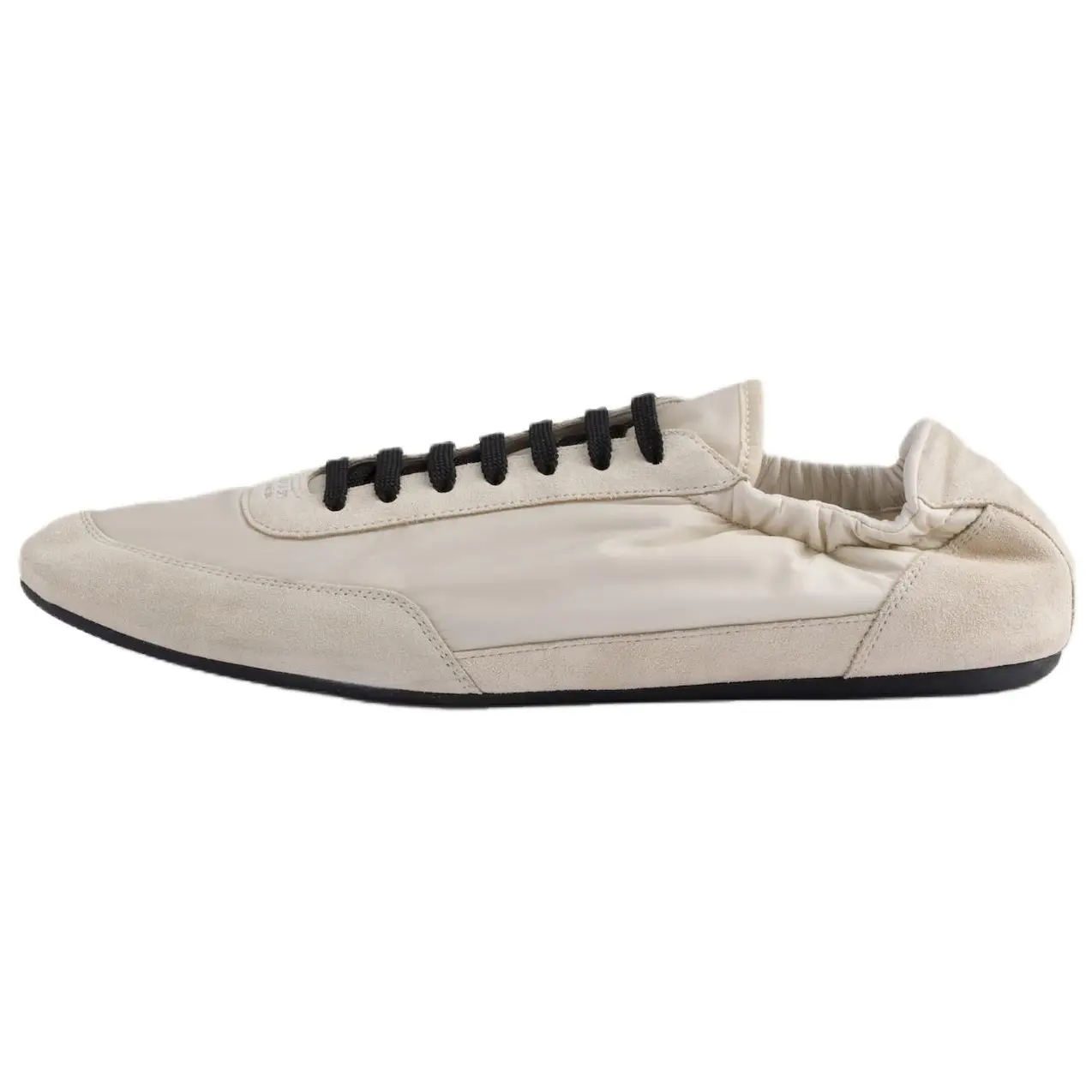 PRADA Низкие повседневные туфли цвета слоновой кости для мужчин 
PRADA Низкие повседневные туфли цвета слоновой кости для мужчин