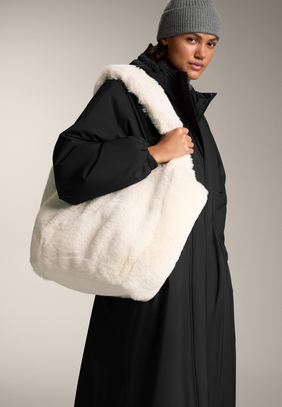 Сумка OYSHO Handbag, Beige
Сумка OYSHO Handbag, Beige