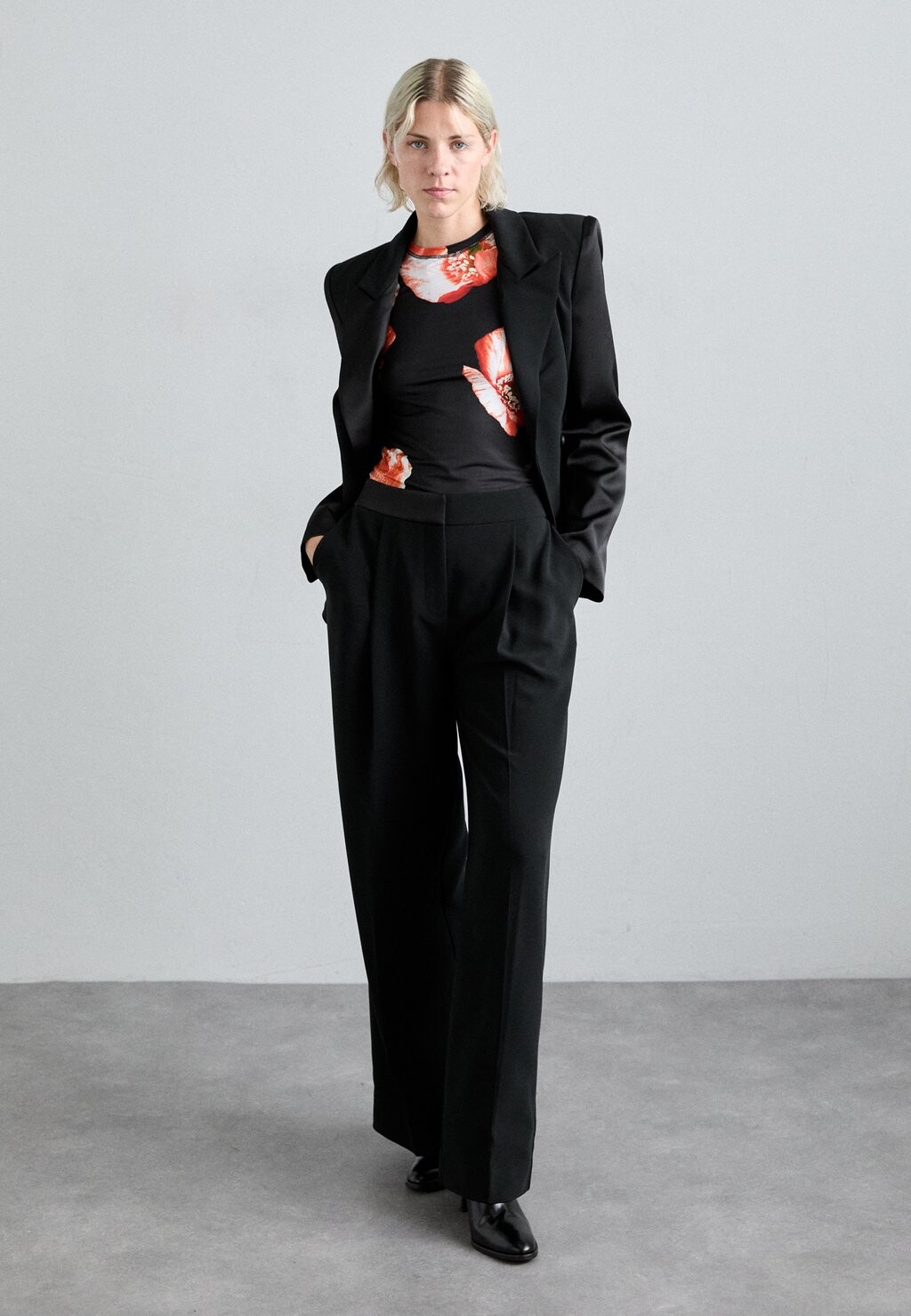 Принт на футболке MINERVA STOCKING Stine Goya, черный
Принт на футболке MINERVA STOCKING Stine Goya, черный