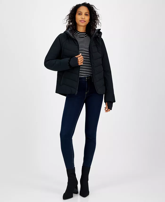 Женское стеганое пальто с капюшоном и логотипом Michael Kors, черный
Женское стеганое пальто с капюшоном и логотипом Michael Kors, черный