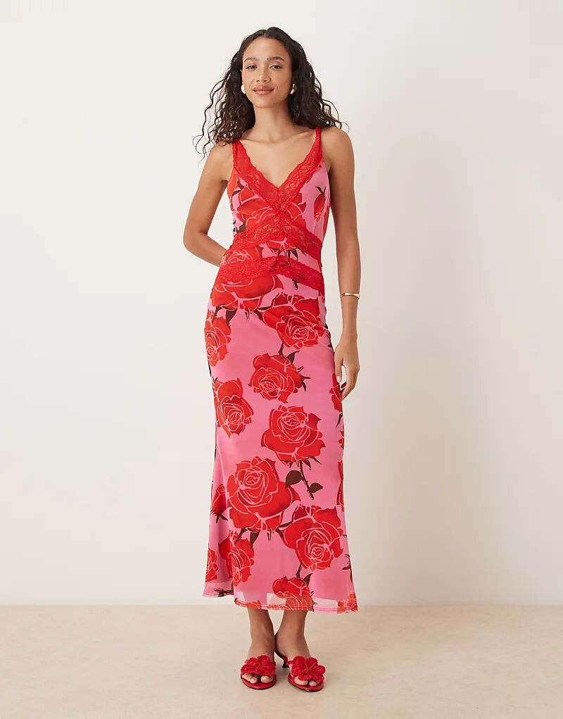 Платье-комбинация мидакси Never Fully Dressed с контрастным кружевом и принтом роз
Платье-комбинация мидакси Never Fully Dressed с контрастным кружевом и принтом роз