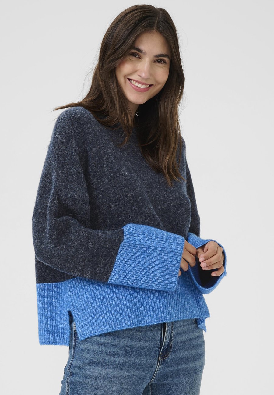 Джемпер Culture NICKY KIMMY PULLOVER, Dress Blues Victoria Blue/Dark Blue
Джемпер Culture NICKY KIMMY PULLOVER, Dress Blues Victoria Blue/Dark Blue