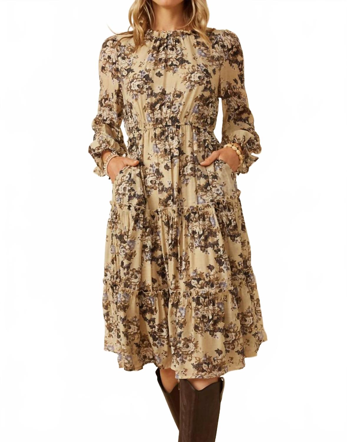 Элли Миди-платье в цвете тауп Hayden LA, Taupe
Элли Миди-платье в цвете тауп Hayden LA, Taupe