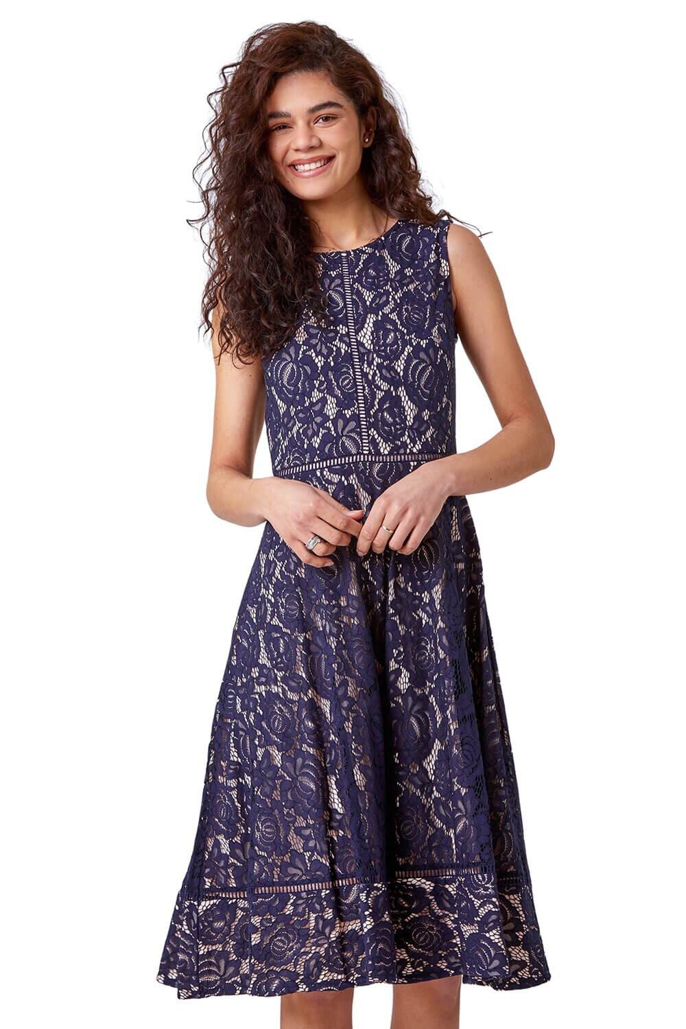 Кружевное платье миди с расклешенным силуэтом Roman, синий
Кружевное платье миди с расклешенным силуэтом Roman, синий
