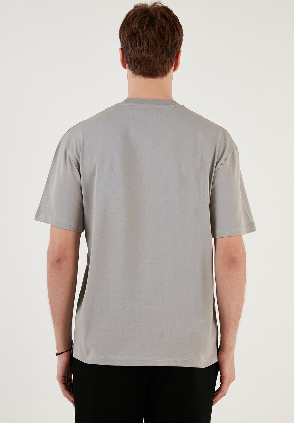 Базовая футболка Regular Fit Buratti, серая
Базовая футболка Regular Fit Buratti, серая