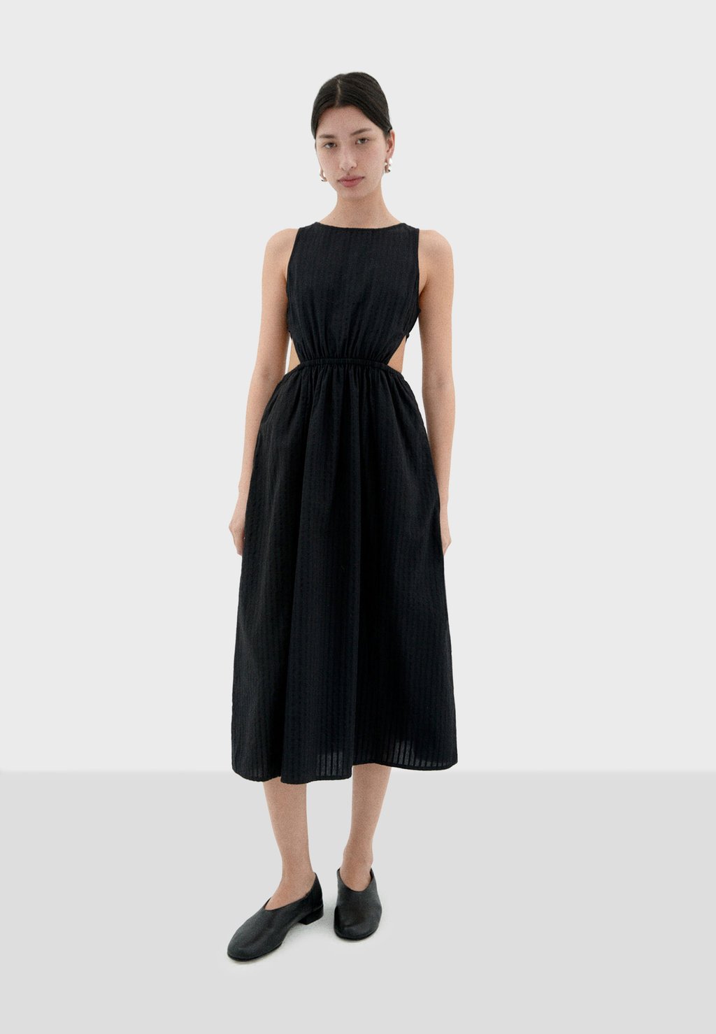 Повседневное платье KIN Thinking Mu, черный
Повседневное платье KIN Thinking Mu, черный