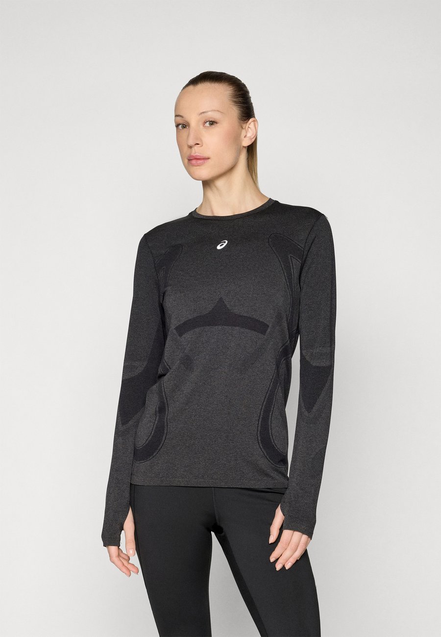 Топ ASICS ROAD SEAMLESS , Performance Black/Carrier Grey/Black
Топ ASICS ROAD SEAMLESS , Performance Black/Carrier Grey/Black