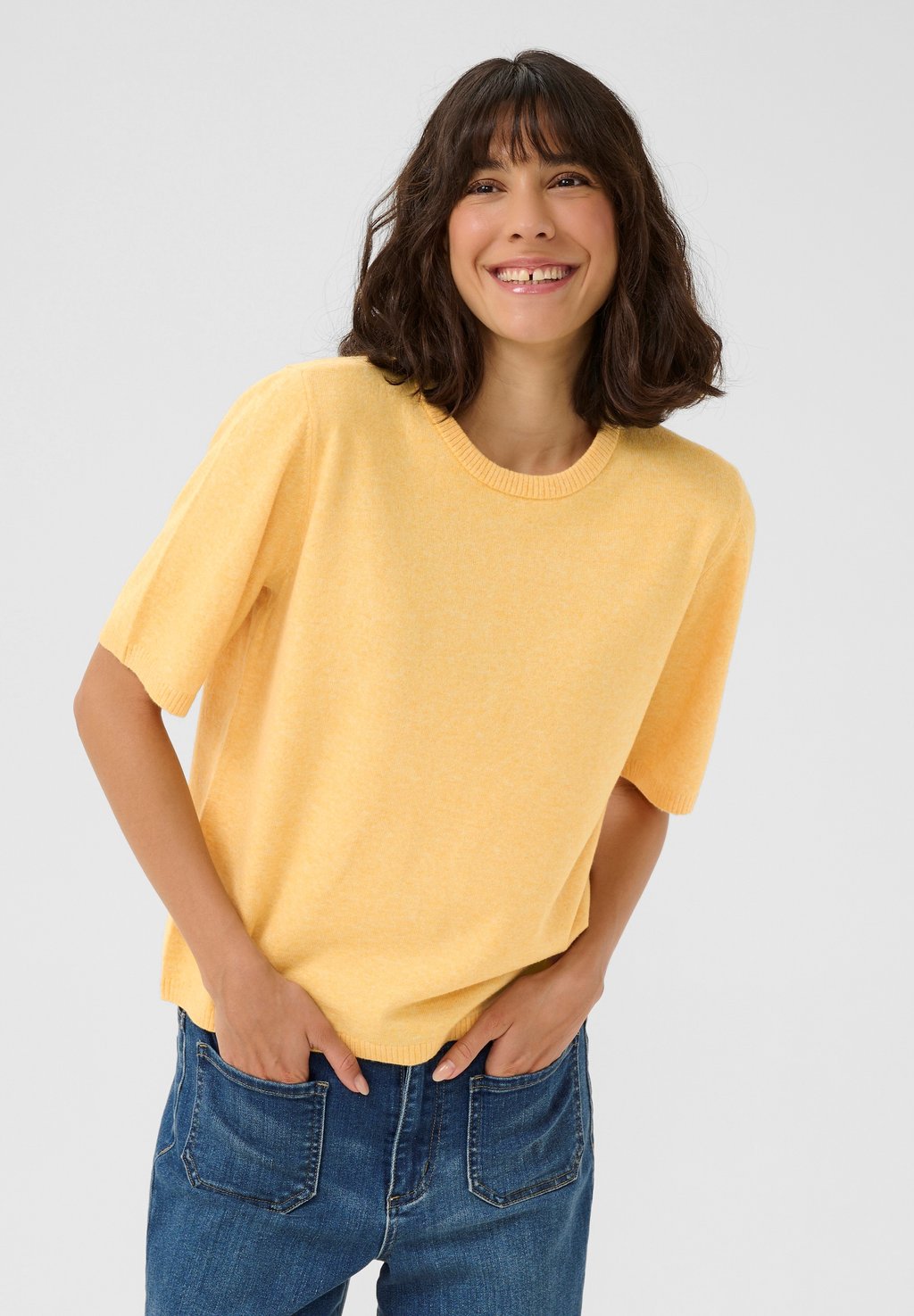 Базовая футболка NOVA Kaffe, желтый
Базовая футболка NOVA Kaffe, желтый