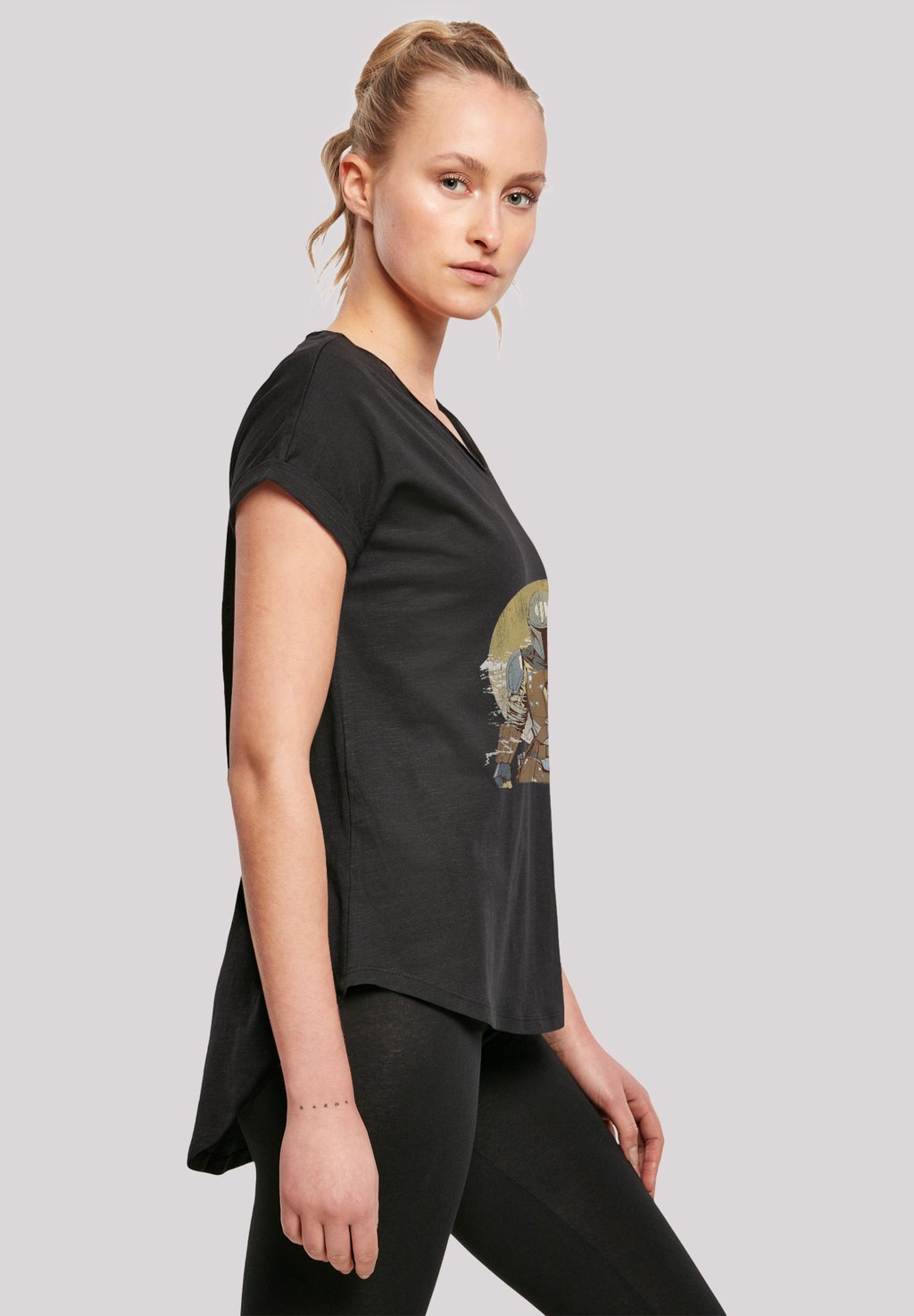 Футболка с принтом LONG CUT 'STAR WARS MANDALORIAN DISTRESSED WARRIOR' F4NT4STIC, черный
Футболка с принтом LONG CUT 'STAR WARS MANDALORIAN DISTRESSED WARRIOR' F4NT4STIC, черный