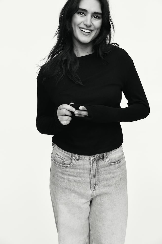 Хлопковая рубашка в рубчик H&M, черный
Хлопковая рубашка в рубчик H&M, черный