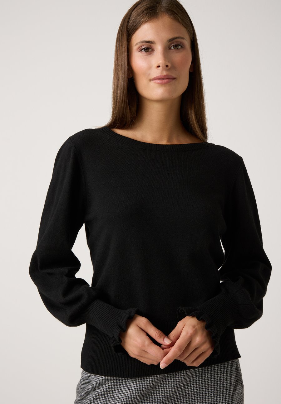 Джемпер More & More Jumper, Black
Джемпер More & More Jumper, Black