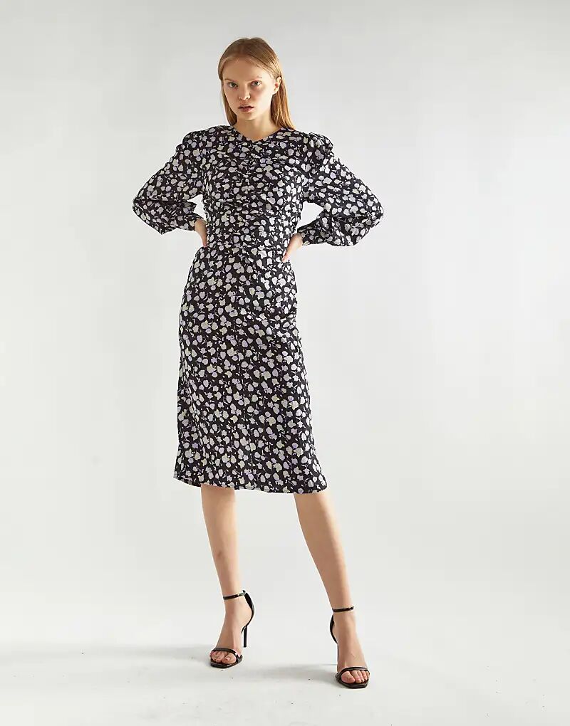 Glamorous платье миди с круглым вырезом и длинными рукавами в сиренево-розовом цвете
Glamorous платье миди с круглым вырезом и длинными рукавами в сиренево-розовом цвете