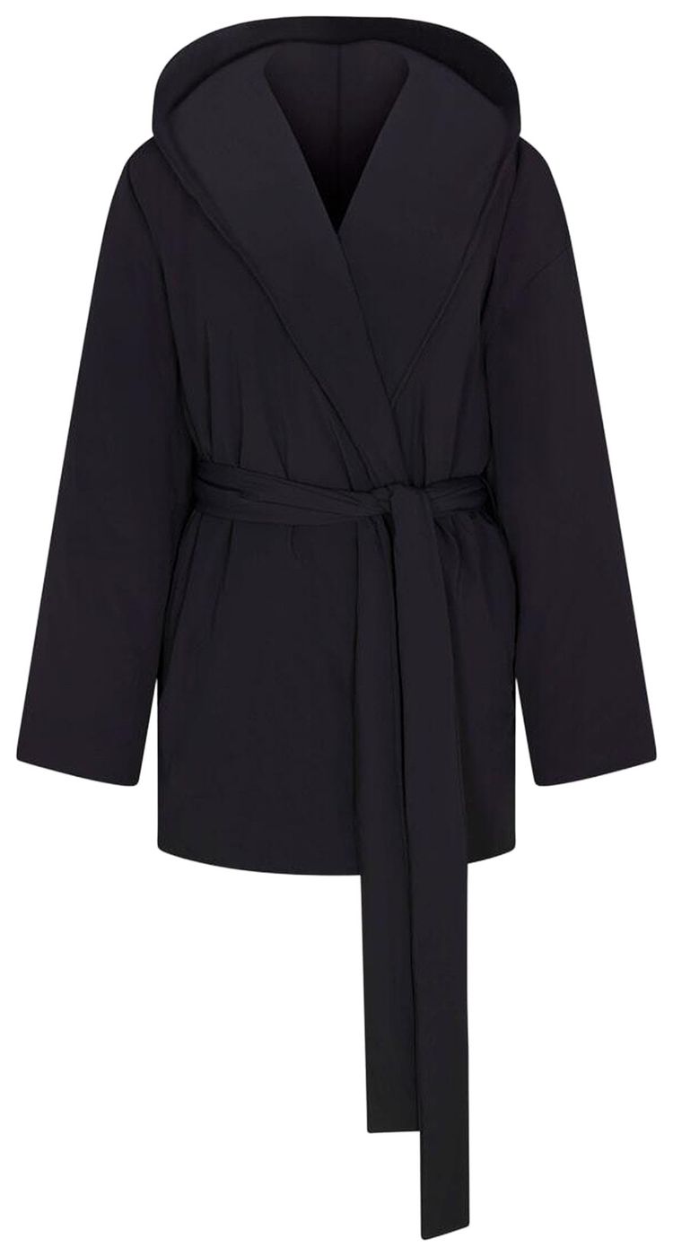 Пальто-накидка NikeSKIMS из тканого нейлона, черный
Пальто-накидка NikeSKIMS из тканого нейлона, черный