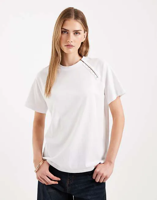 Белый топ с короткими рукавами и крючками ASOS DESIGN
Белый топ с короткими рукавами и крючками ASOS DESIGN