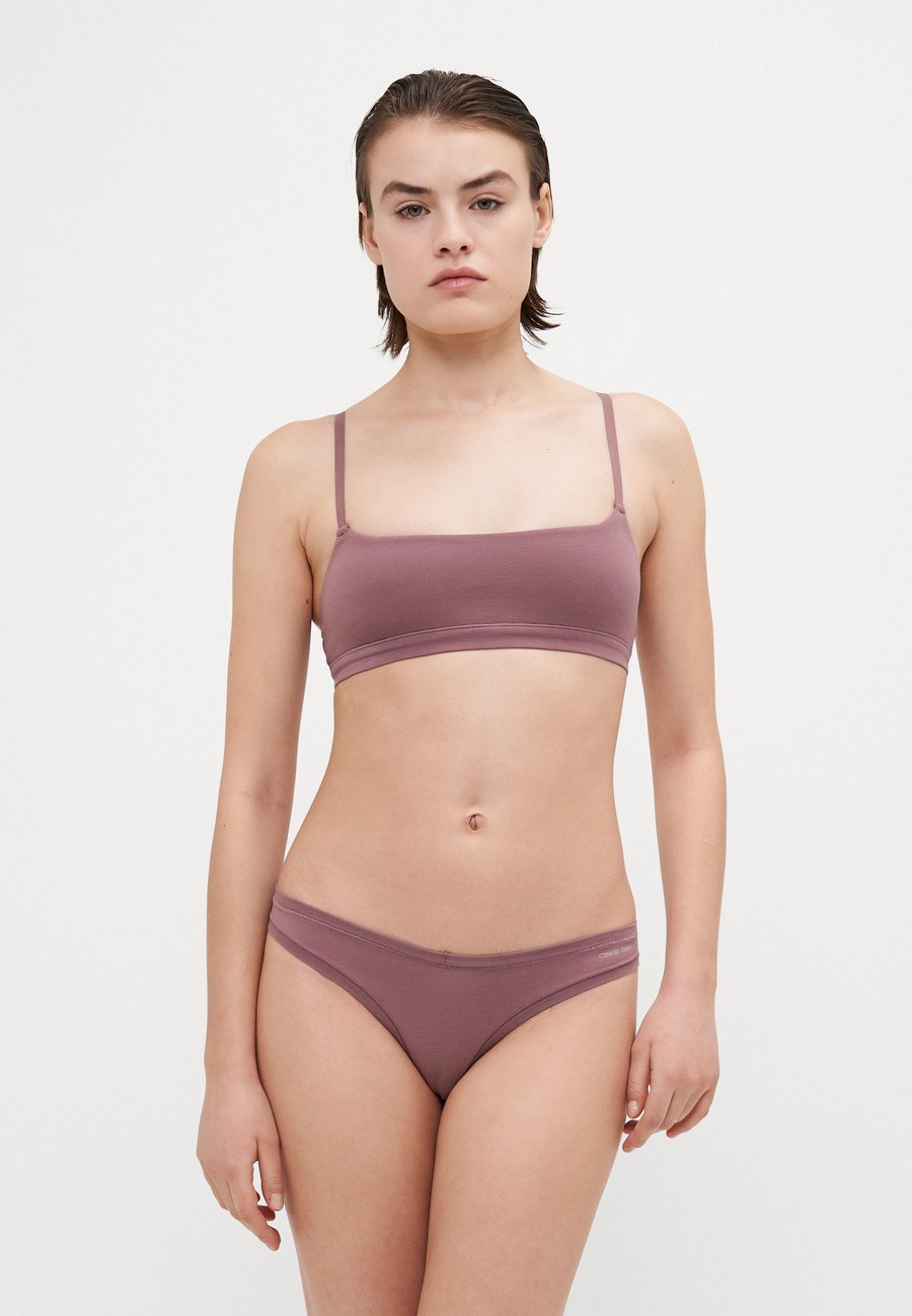 Трусы Organic Basics FLEX CHEEKY BRIEFS 3 PACK, Off White/Rose Wood/Black/Off-White
Трусы Organic Basics FLEX CHEEKY BRIEFS 3 PACK, Off White/Rose Wood/Black/Off-White