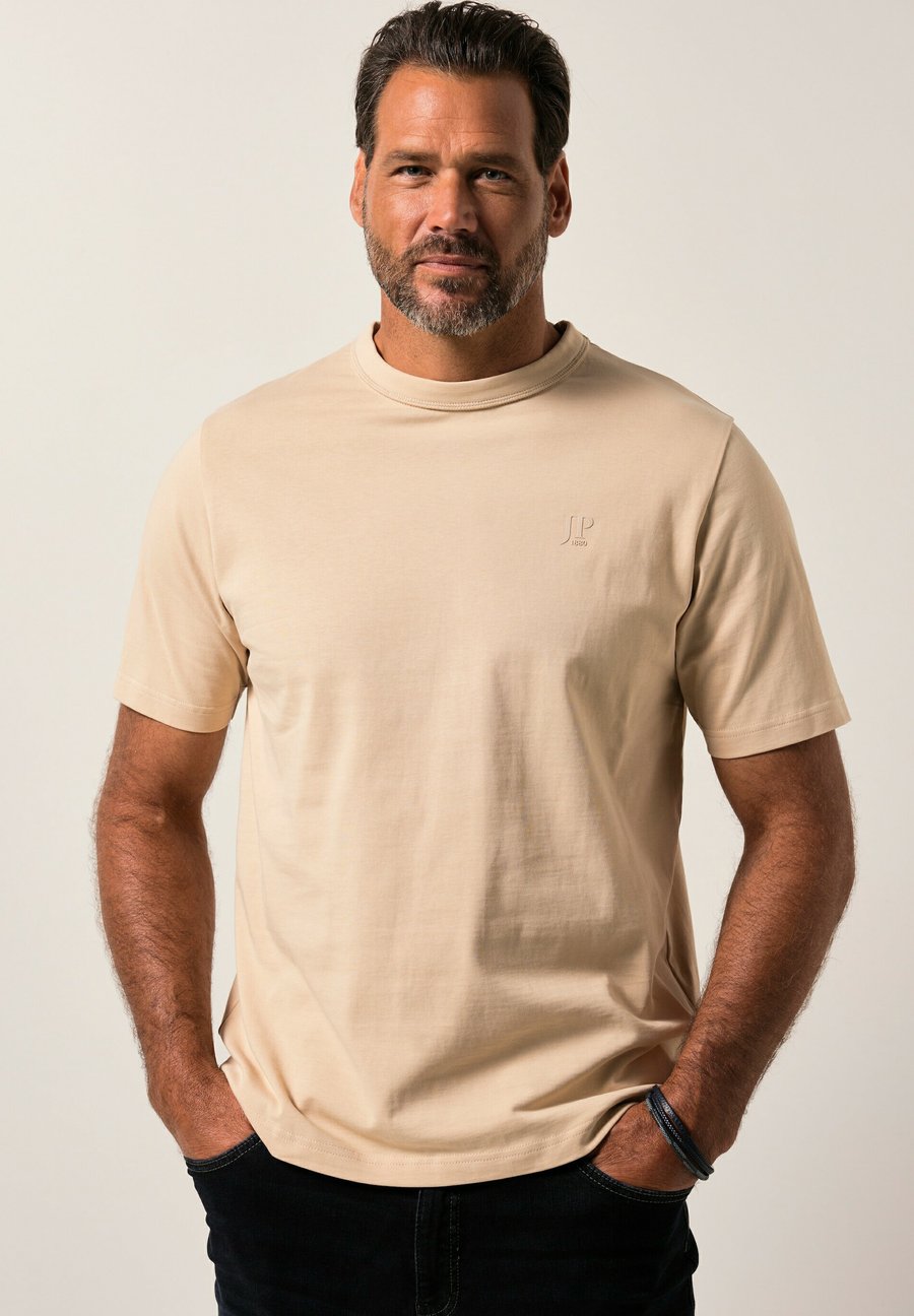 Футболка JP1880 SHORT SLEEVE ROUND NECK, Bright Sand Gray/Sand, Бежевый, Футболка JP1880 SHORT SLEEVE ROUND NECK, Bright Sand Gray/Sand
Футболка JP1880 SHORT SLEEVE ROUND NECK, Bright Sand Gray/Sand, Бежевый, Футболка JP1880 SHORT SLEEVE ROUND NECK, Bright Sand Gray/Sand