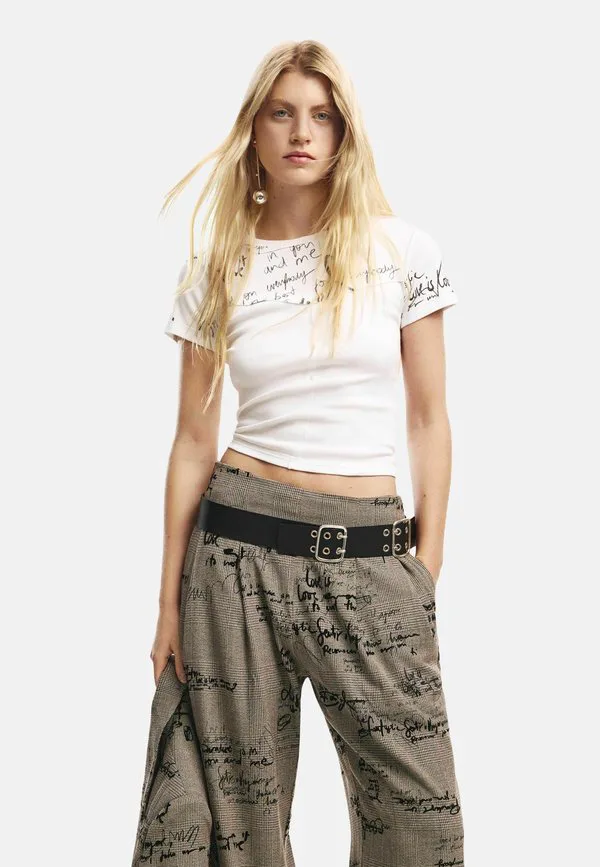 Футболка с коротким рукавом и принтом Desigual, White, Белый, Футболка с коротким рукавом и принтом Desigual, White
Футболка с коротким рукавом и принтом Desigual, White, Белый, Футболка с коротким рукавом и принтом Desigual, White