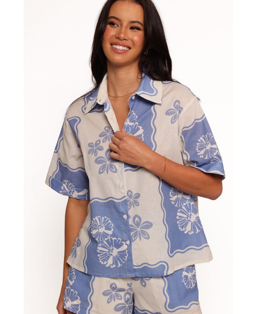 Женская рубашка Shellie с коротким рукавом Petal and Pup, Blue dahlia
Женская рубашка Shellie с коротким рукавом Petal and Pup, Blue dahlia