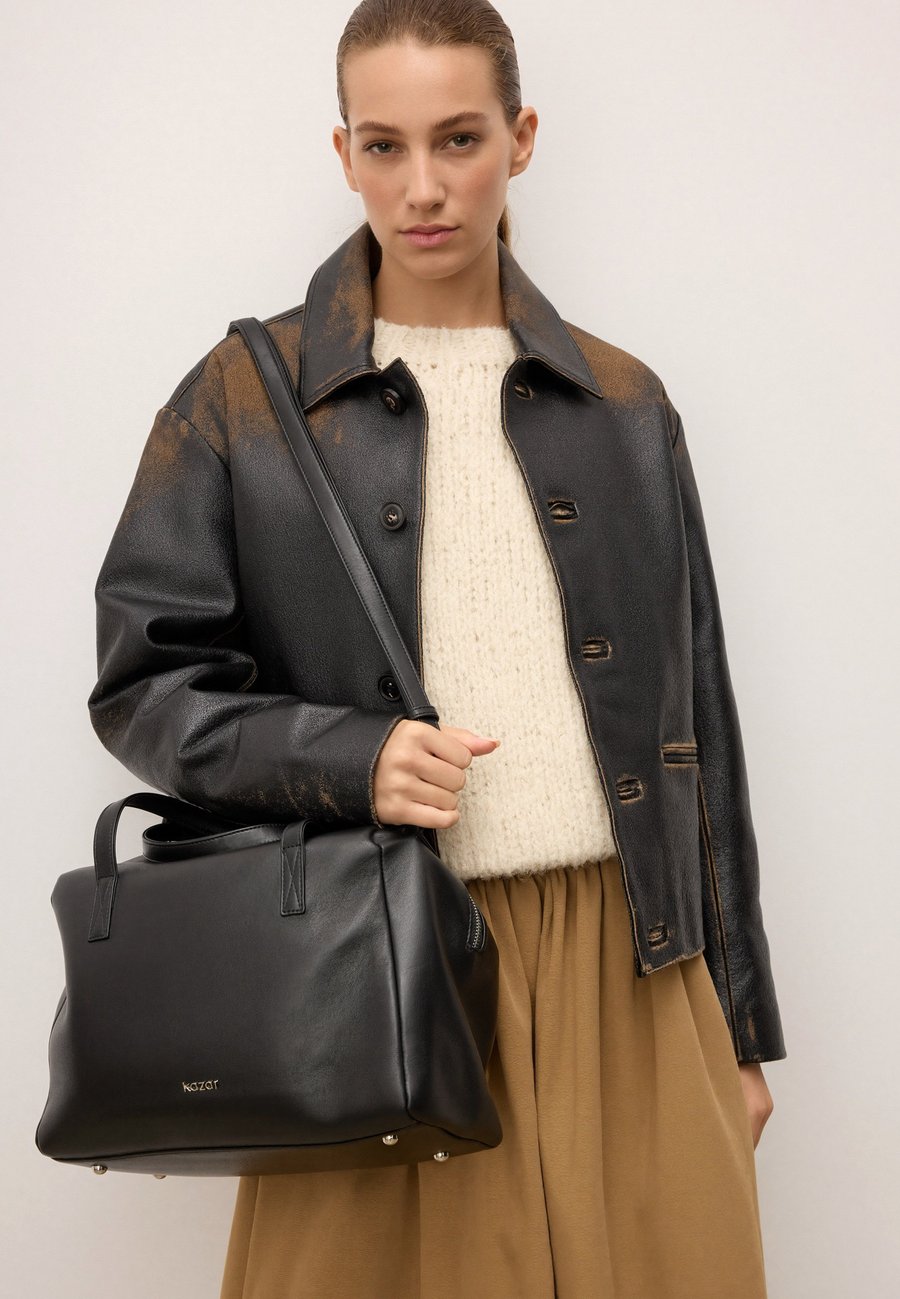 Сумка Kazar LIUNE, Black
Сумка Kazar LIUNE, Black