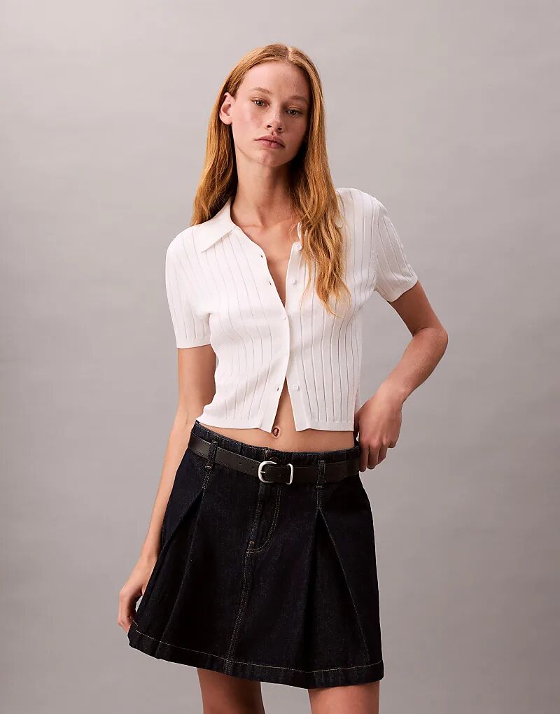 Юбка из денима Calvin Klein Jeans цвета индиго с плиссировкой
Юбка из денима Calvin Klein Jeans цвета индиго с плиссировкой