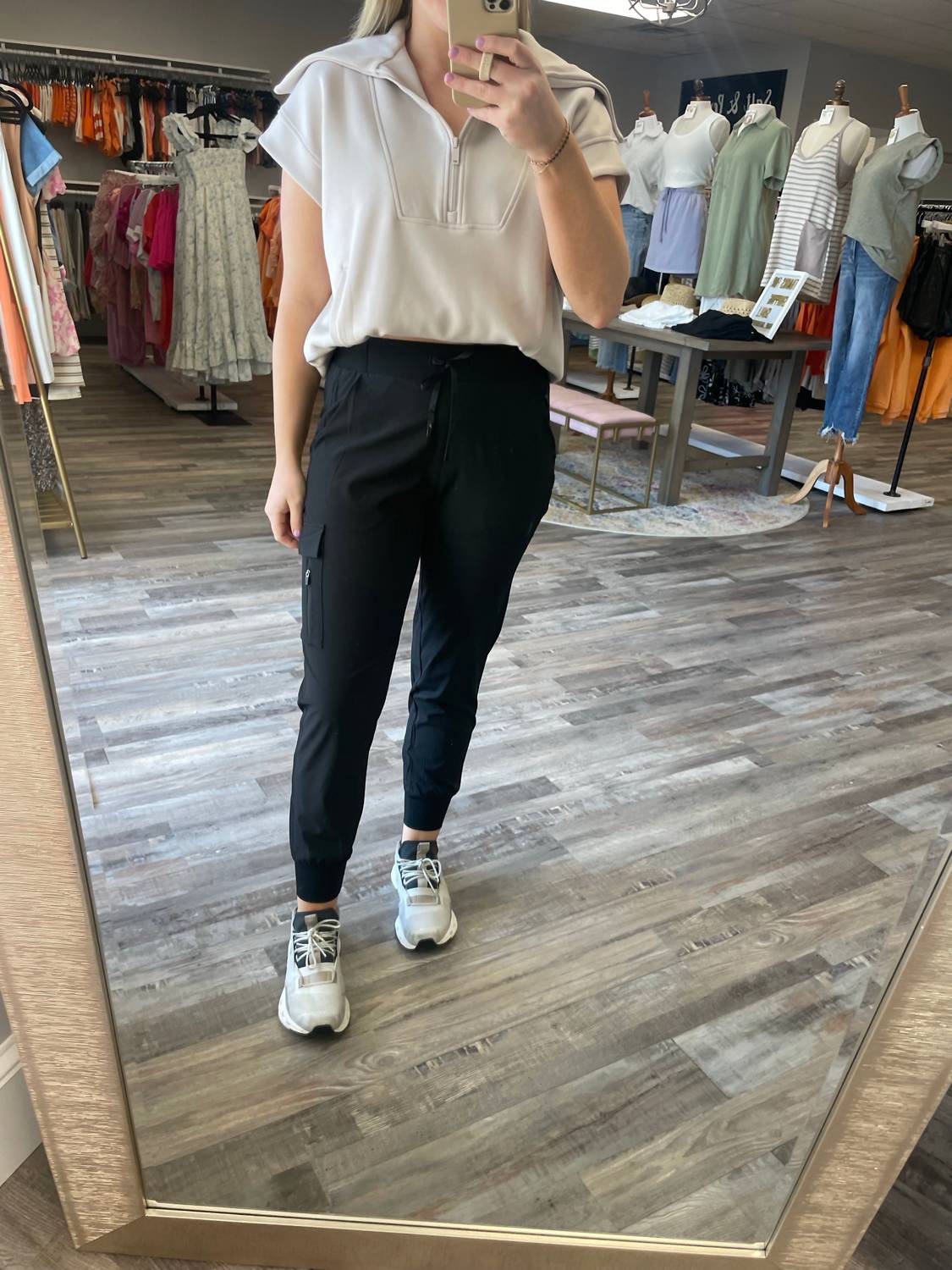 Черные джоггеры с высокой талией для тренировок Mono b
Черные джоггеры с высокой талией для тренировок Mono b