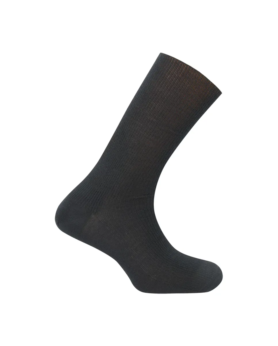 Черные мужские носки из шерсти супермериноса Medic Punto Blanco
Черные мужские носки из шерсти супермериноса Medic Punto Blanco