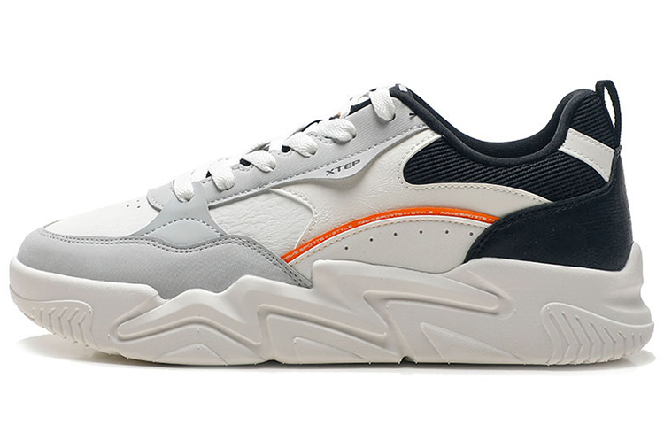 Повседневные кеды мужские низкие матовые белый/черный/лунно-серый XTEP
Повседневные кеды мужские низкие матовые белый/черный/лунно-серый XTEP