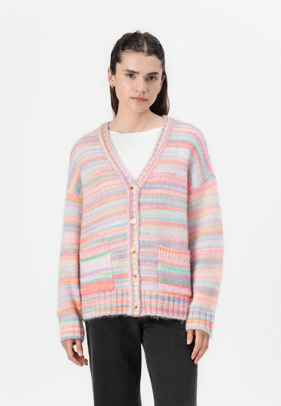 Кардиган Pieces PCORMAN V NECK CARDIGAN, Pink/Multi-Coloured/Pink
Кардиган Pieces PCORMAN V NECK CARDIGAN, Pink/Multi-Coloured/Pink
