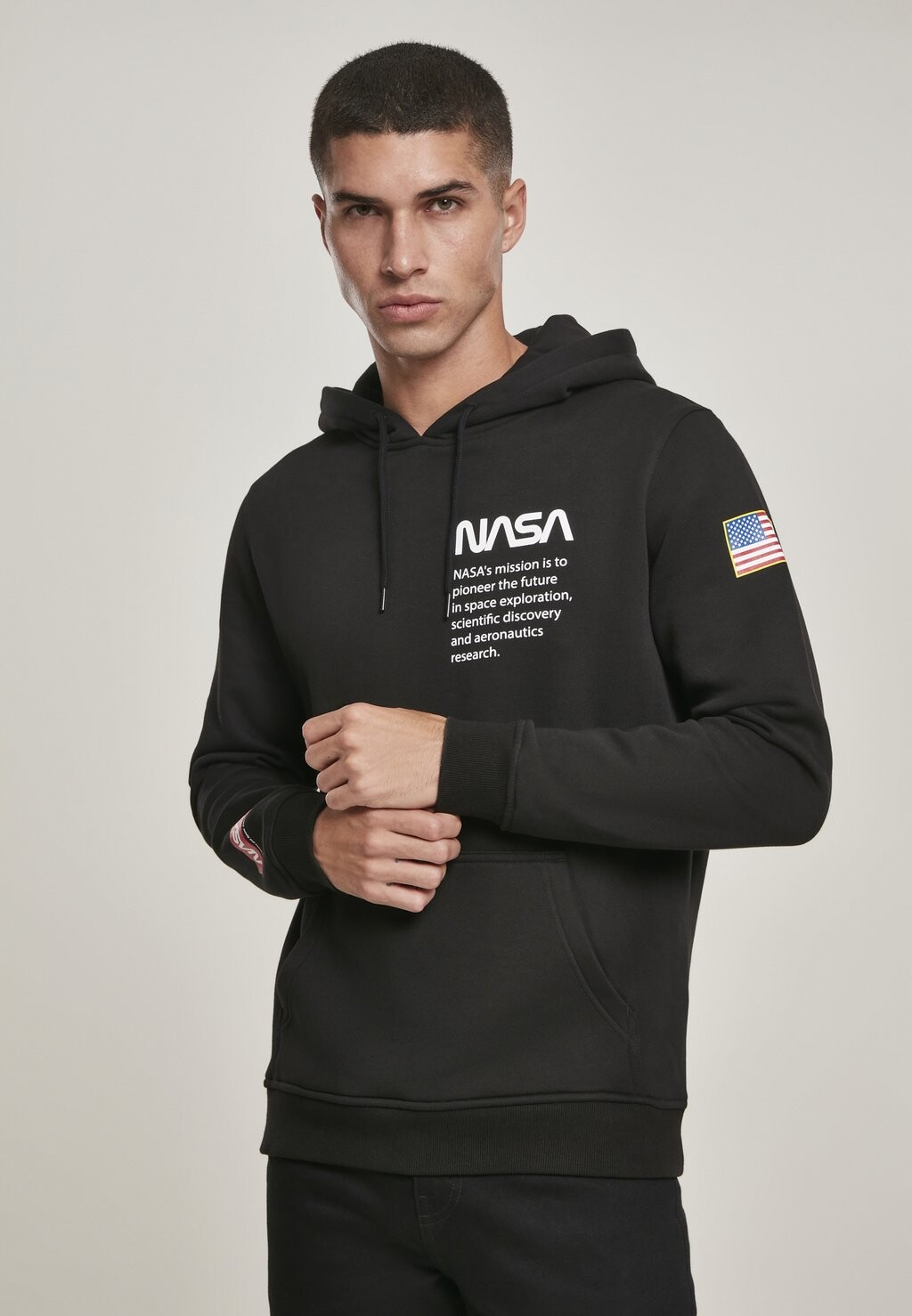 Толстовка NASA DEFINITION Mister Tee, черный
Толстовка NASA DEFINITION Mister Tee, черный