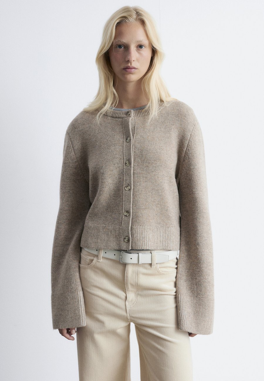 Кардиган & other stories CROPPED BOXY, Mole/Brown
Кардиган & other stories CROPPED BOXY, Mole/Brown