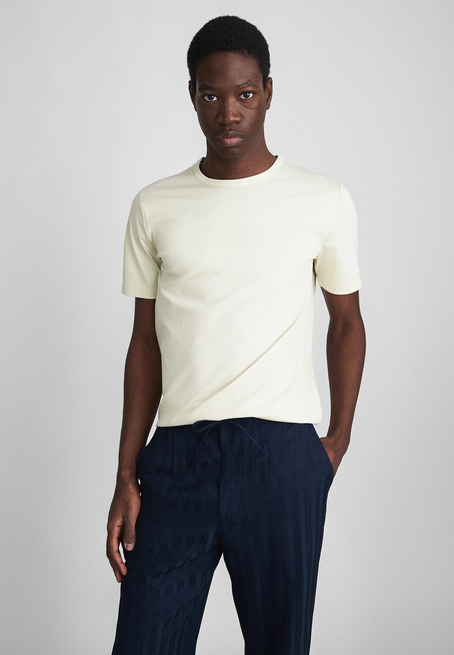 Футболка Tiger of Sweden OLAF, Ivory/Off-White, Белый, Футболка Tiger of Sweden OLAF, Ivory/Off-White
Футболка Tiger of Sweden OLAF, Ivory/Off-White, Белый, Футболка Tiger of Sweden OLAF, Ivory/Off-White