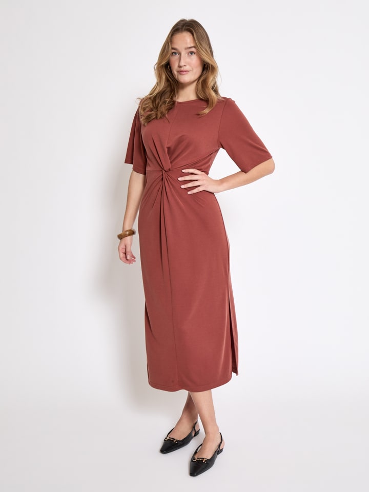 Minus Платье цвета копченой паприки
Minus Платье цвета копченой паприки