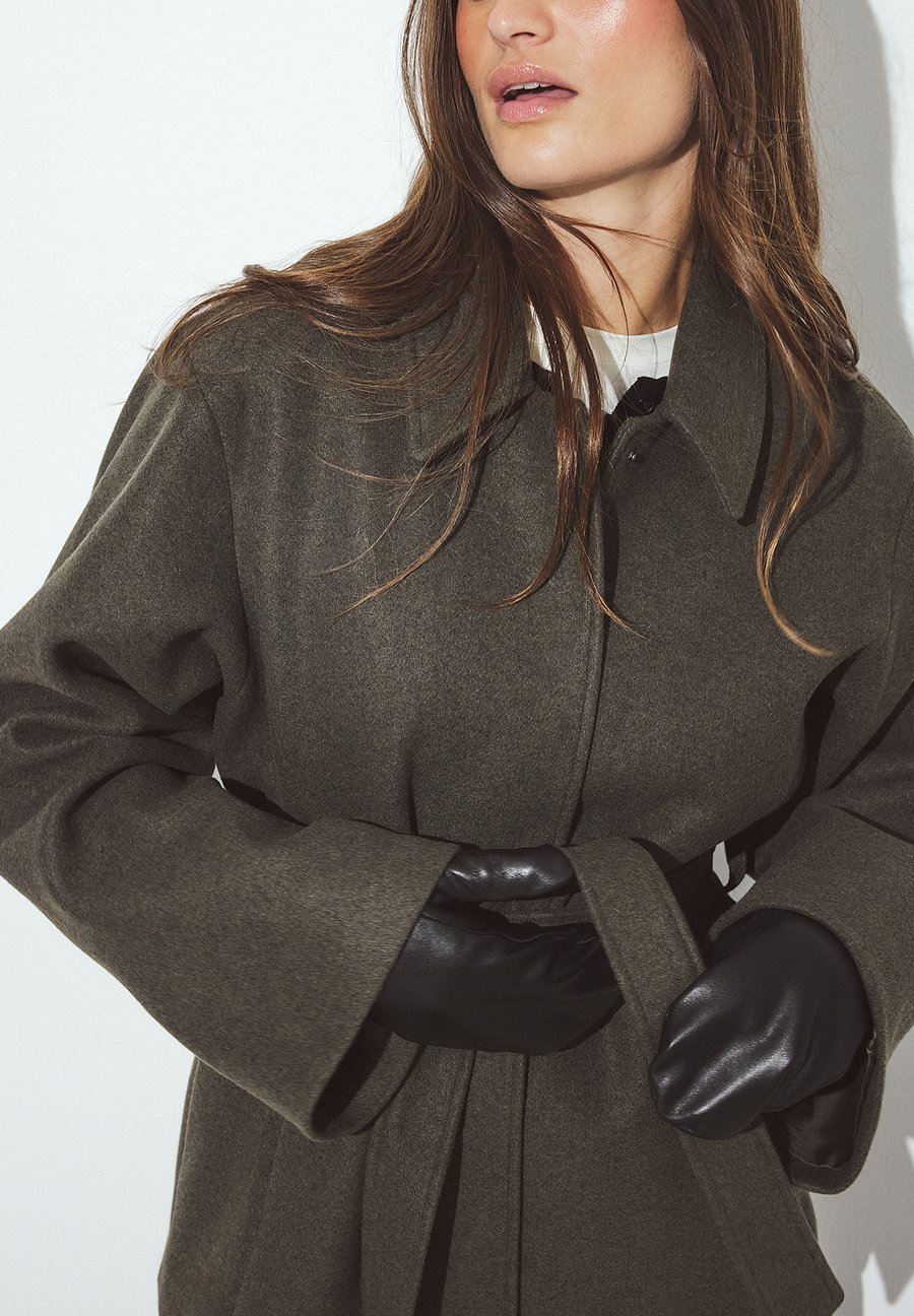 Перчатки NA-KD Mittens, Black
Перчатки NA-KD Mittens, Black