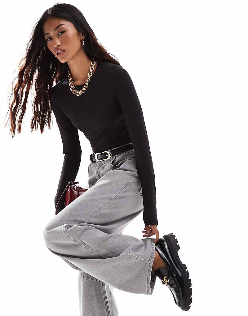 Черное облегающее бесшовное боди с длинными рукавами ONLY
Черное облегающее бесшовное боди с длинными рукавами ONLY