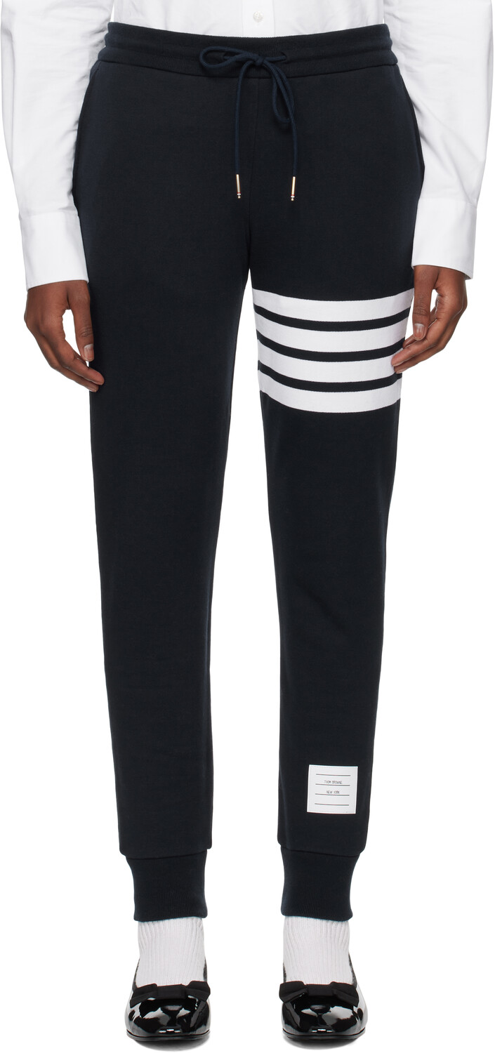 Классические спортивные штаны с петлями на спине и 4 планками Thom Browne, темно-синий
Классические спортивные штаны с петлями на спине и 4 планками Thom Browne, темно-синий