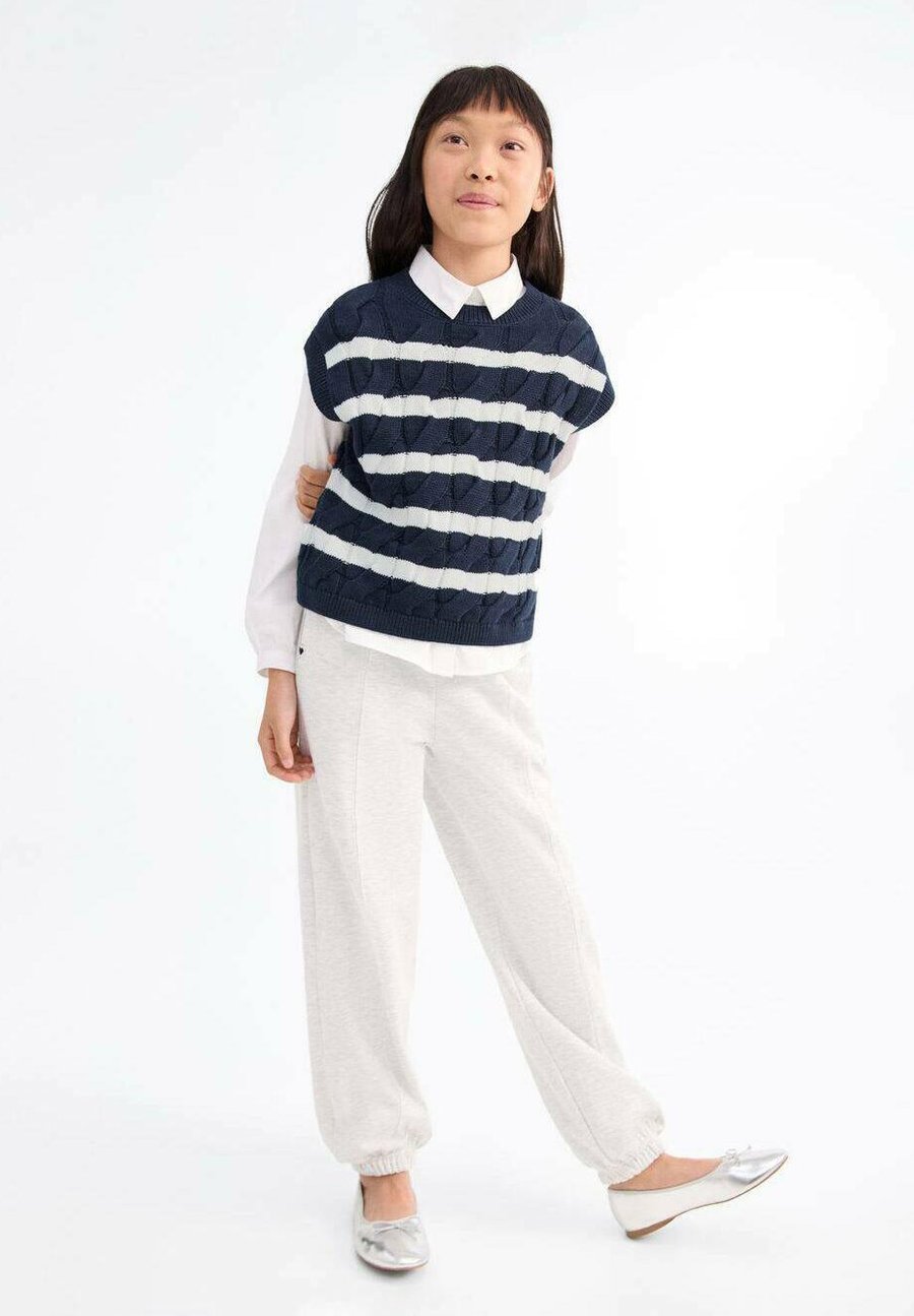 Футболка Mango Kids KID, Dark Blue, Синий, Футболка Mango Kids KID, Dark Blue
Футболка Mango Kids KID, Dark Blue, Синий, Футболка Mango Kids KID, Dark Blue