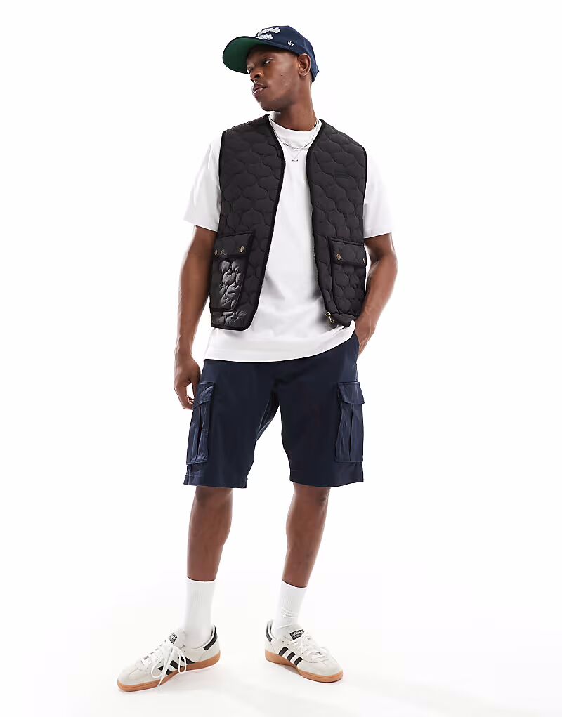 Шорты-карго свободного кроя GANT из твила темно-синего цвета
Шорты-карго свободного кроя GANT из твила темно-синего цвета