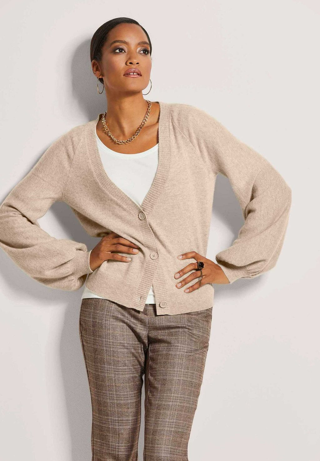 Кардиган MADELEINE, коричневый
Кардиган MADELEINE, коричневый