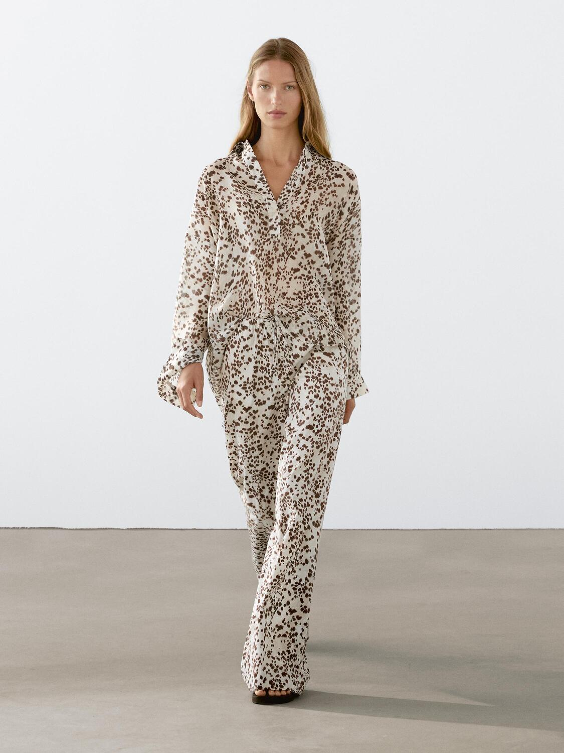 Блузка свободного кроя с анималистичным принтом Massimo Dutti, Golden Brown
Блузка свободного кроя с анималистичным принтом Massimo Dutti, Golden Brown