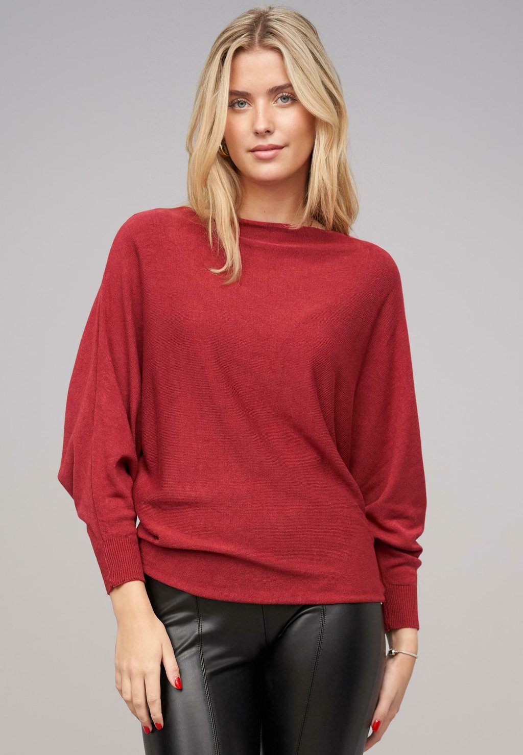 Джемпер 3/4 ARM Cloud 5ive, бордовый
Джемпер 3/4 ARM Cloud 5ive, бордовый