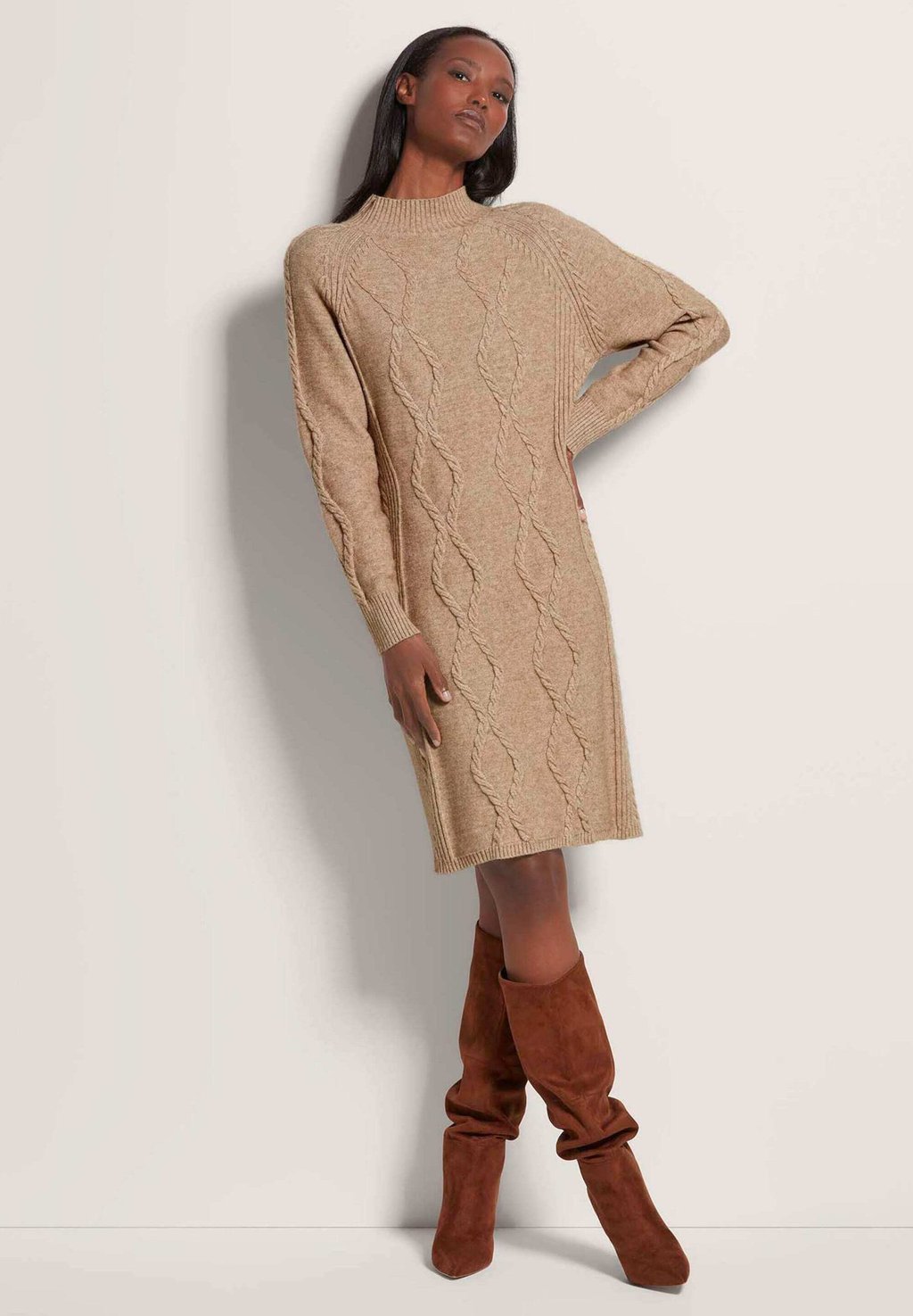 Платье-джемпер MADELEINE, коричневый
Платье-джемпер MADELEINE, коричневый