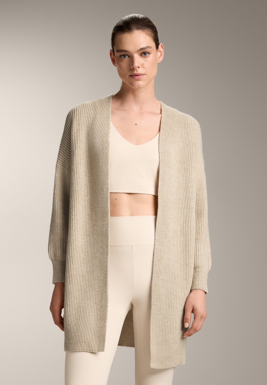 Кардиган OYSHO LONG RIB KNIT, Stone
Кардиган OYSHO LONG RIB KNIT, Stone