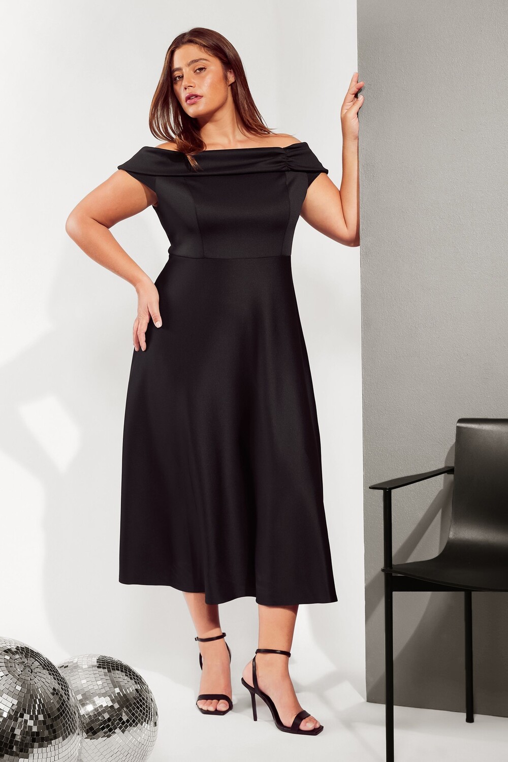 Платье миди Curves Scuba Bardot Friends Like These, черный
Платье миди Curves Scuba Bardot Friends Like These, черный