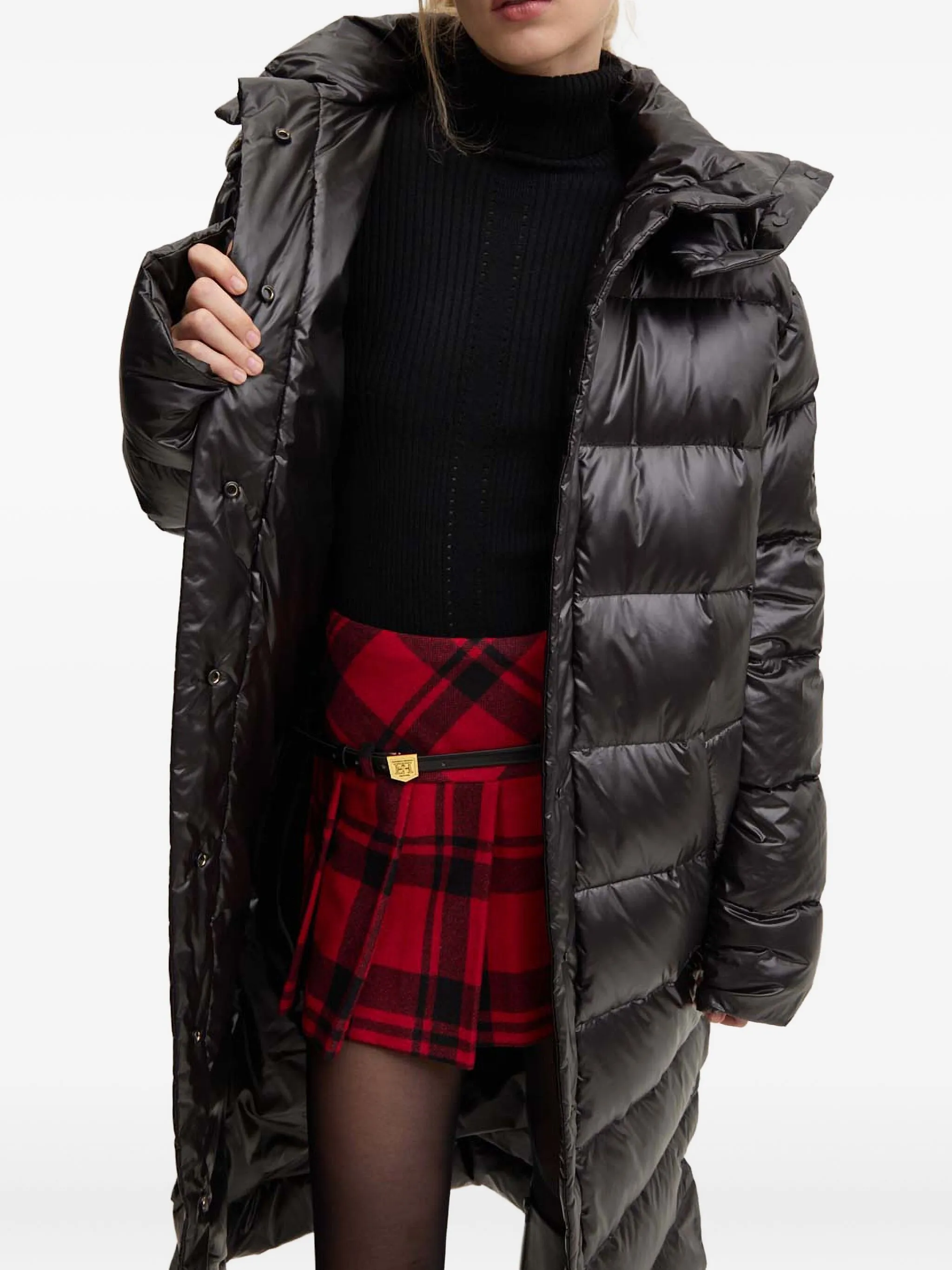 Пуховик с капюшоном Mmc Studio, черный
Пуховик с капюшоном Mmc Studio, черный