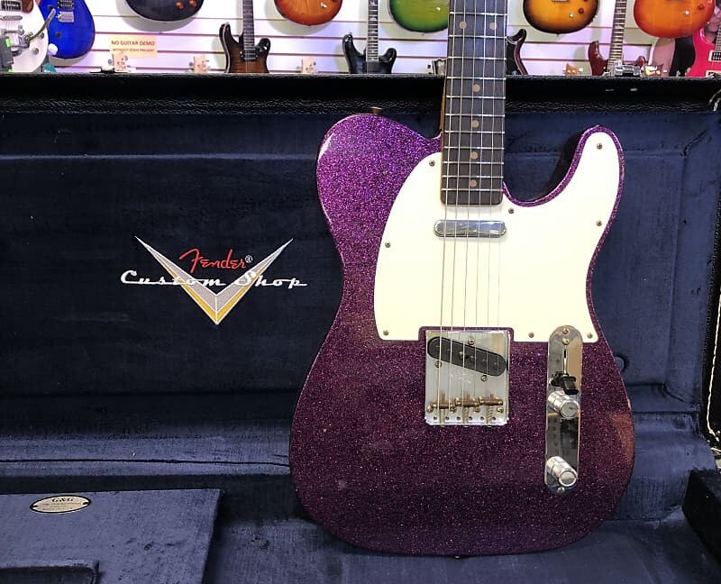Электрогитара Fender Custon Shop Limited Edition 1960 Telecaster Journeyman Relic Aged - Magenta Sparkle
Электрогитара Fender Custon Shop Limited Edition 1960 Telecaster Journeyman Relic Aged - Magenta Sparkle
