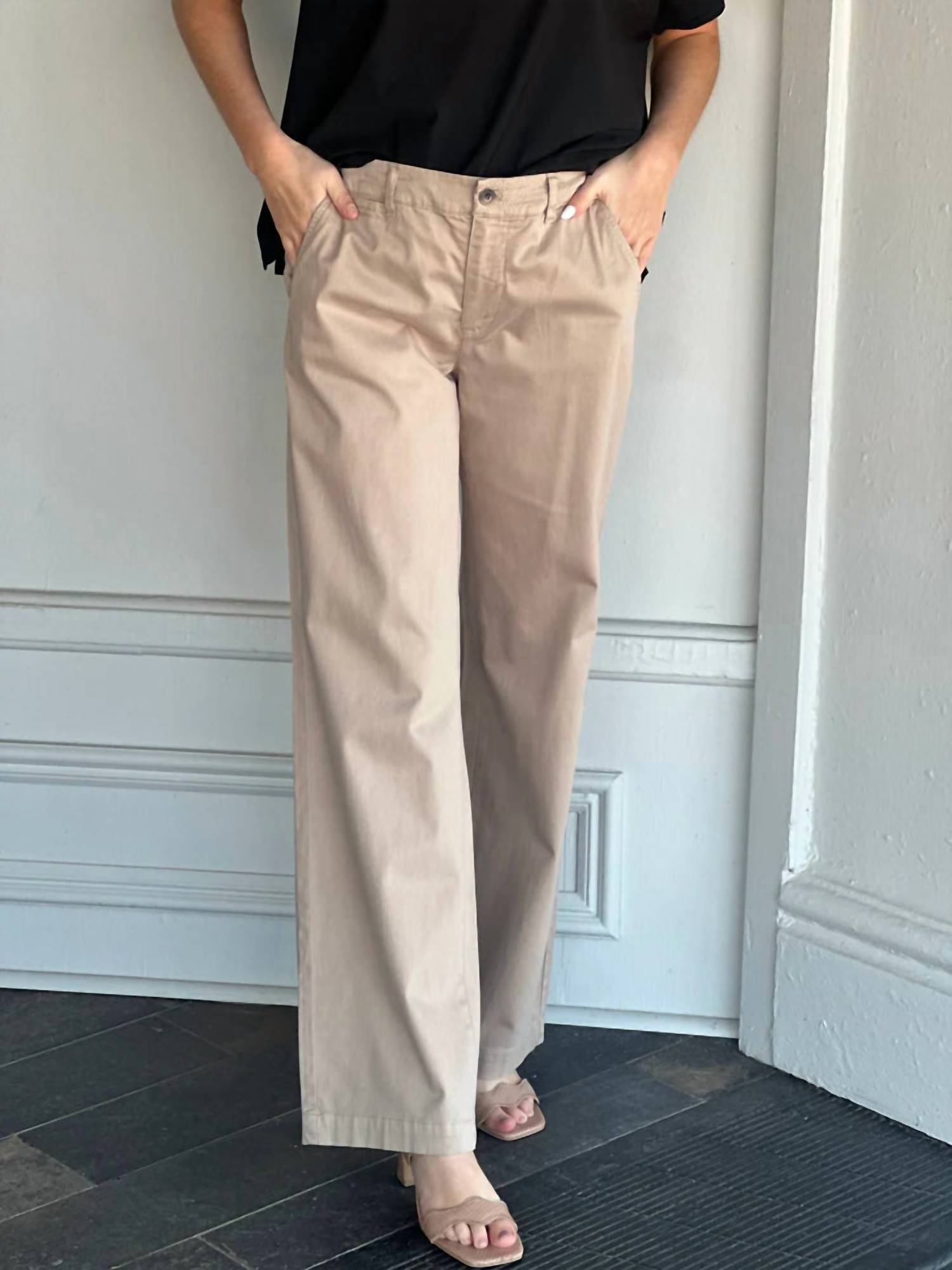 Женские классические брюки Modern в винтажном хаки Dylan
Женские классические брюки Modern в винтажном хаки Dylan